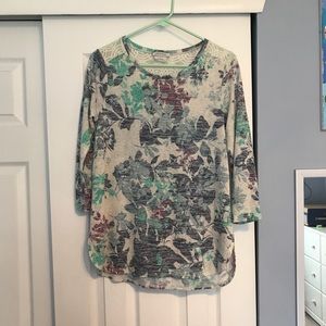 Van Heusen light weight knit sweater, size Medium